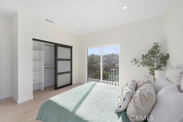 3722 Lomitas Drive, Los Angeles CA: https://media.crmls.org/medias/454624b0-0e48-4688-9a48-d2a403422597.jpg
