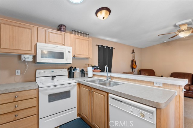 Detail Gallery Image 13 of 58 For 5900 Colorado River Rd #18,  Blythe,  CA 92225 - 3 Beds | 2 Baths