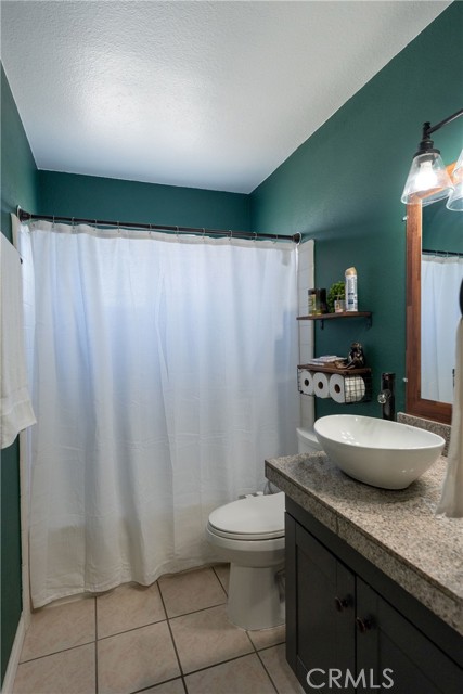 Detail Gallery Image 14 of 16 For 995 W Calle Del Cielo #4 #4,  Azusa,  CA 91702 - 2 Beds | 1 Baths