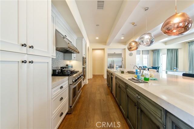 Detail Gallery Image 13 of 35 For 9 Shadybend, Irvine,  CA 92602 - 5 Beds | 4/1 Baths