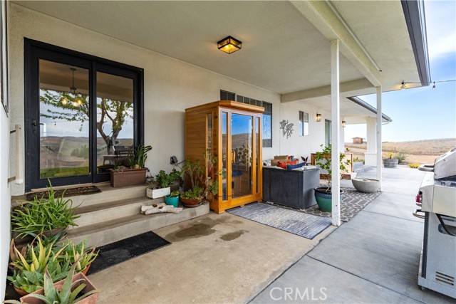3150 Bluegrass Place, Creston CA: https://media.crmls.org/medias/4547551c-eb40-44b2-a7a6-6f1c0c9ecb7a.jpg