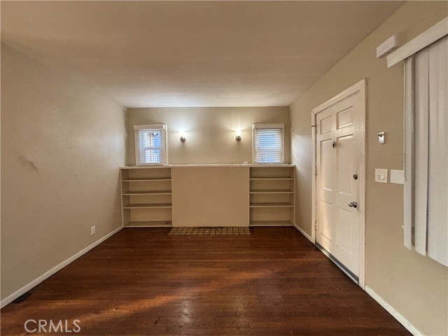 Detail Gallery Image 4 of 19 For 5714 Keniston, Los Angeles,  CA 90043 - 3 Beds | 1 Baths