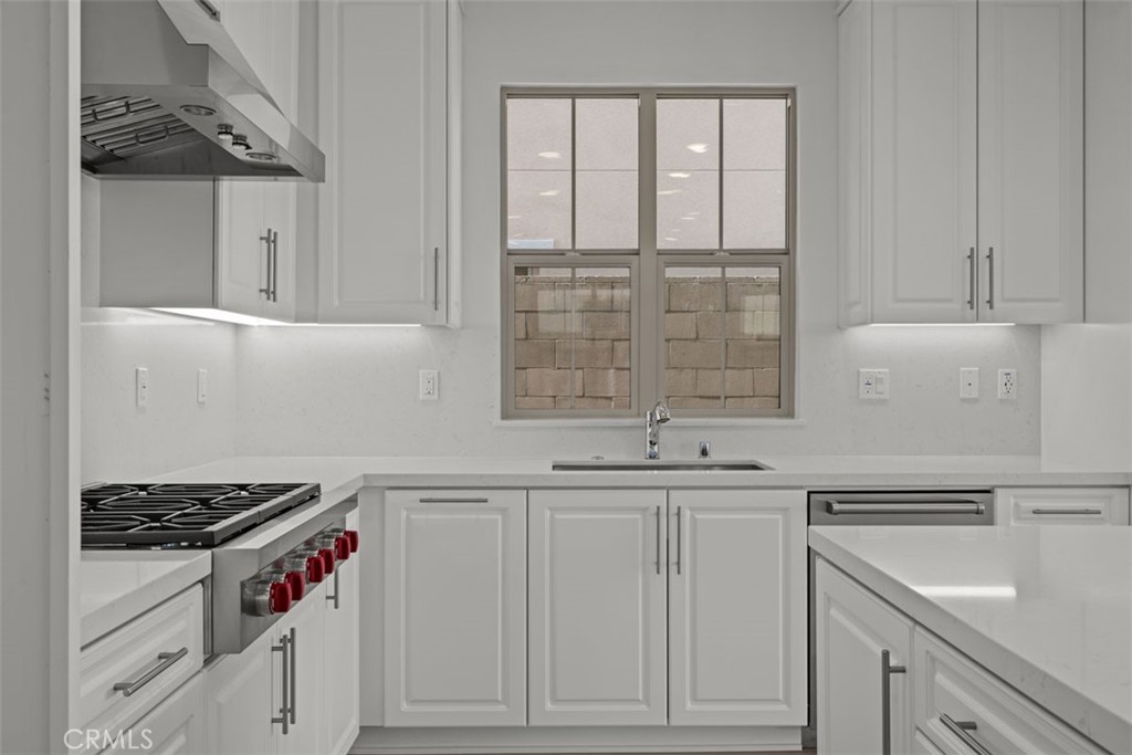 MLS #OC25217448 image #4