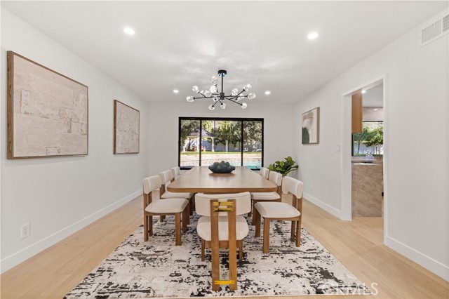 Detail Gallery Image 19 of 46 For 5340 Edgeware Dr, Calabasas,  CA 91301 - 5 Beds | 3 Baths