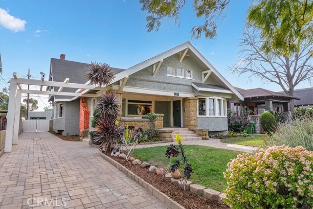 Detail Gallery Image 2 of 39 For 2274 W 21st St, Los Angeles,  CA 90018 - 4 Beds | 3 Baths