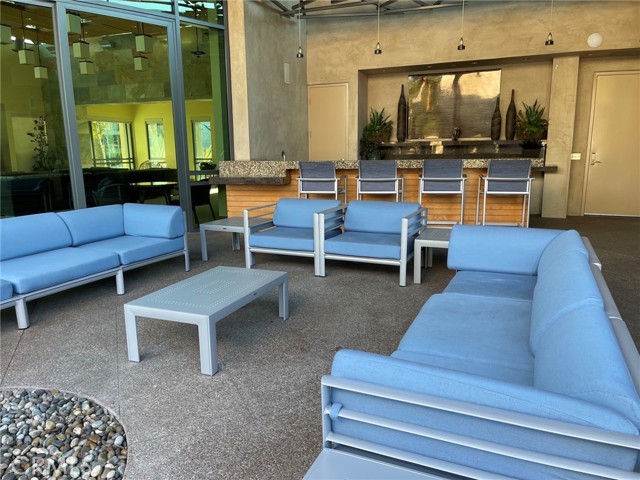 31 Soho, Irvine CA: https://media.crmls.org/medias/454a0311-4857-4357-ba7a-fecd45ee2e51.jpg