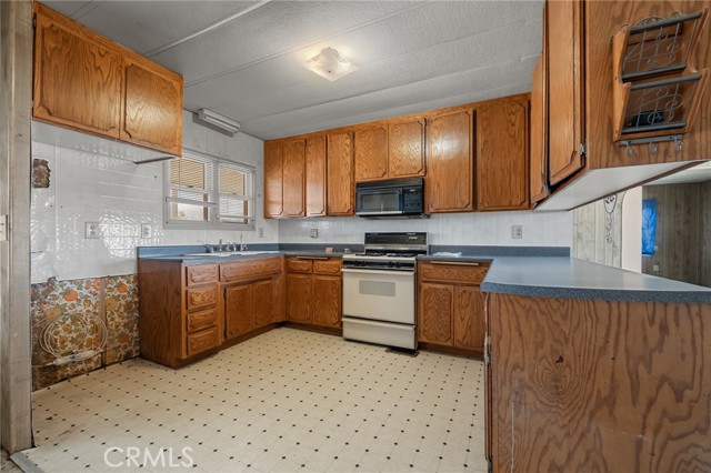 Detail Gallery Image 7 of 22 For 56457 Serrano Rd, Yucca Valley,  CA 92284 - 2 Beds | 2 Baths