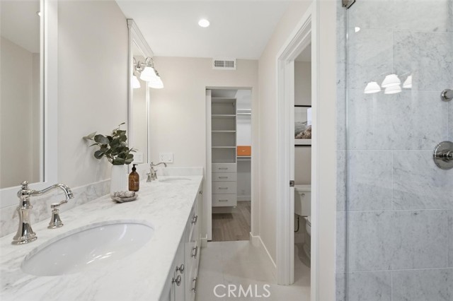 Detail Gallery Image 15 of 52 For 436 1st St, Manhattan Beach,  CA 90266 - 4 Beds | 2/1 Baths