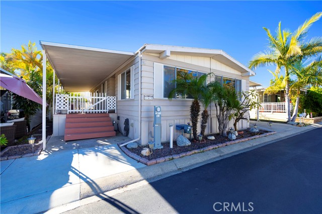 Front Image Thumbnail for CROC25265002