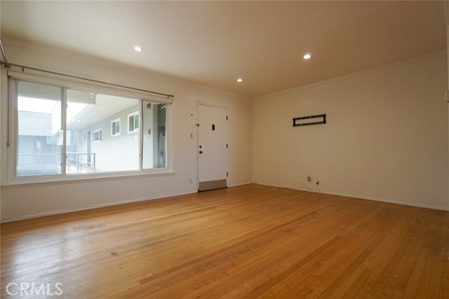 Detail Gallery Image 4 of 26 For 2105 E Ocean #19,  Long Beach,  CA 90803 - 1 Beds | 1 Baths