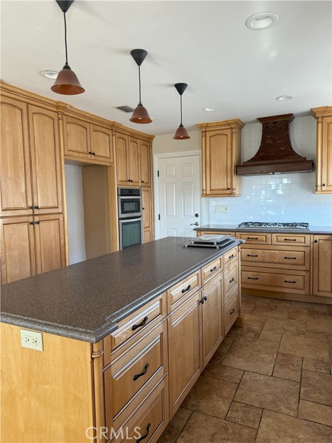 1112 Coronado Street, Upland CA: https://media.crmls.org/medias/454aaa5c-dda7-404d-be5a-a6bf68acd315.jpg