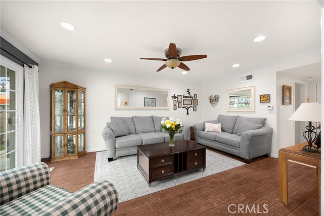 Detail Gallery Image 8 of 31 For 12526 Chadwell St, Lakewood,  CA 90715 - 3 Beds | 2 Baths