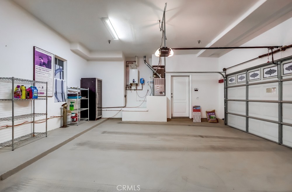 https://media.crmls.org/medias/454c3d70-1ad7-4ad1-8b73-0560984a58bf.jpg?preset=X-Large
