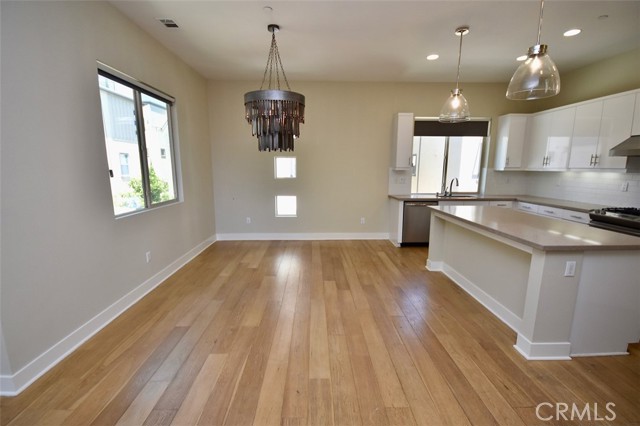 1817 Ocean Court, Costa Mesa CA: https://media.crmls.org/medias/454d15ec-7f63-4da6-b491-e6c659ce96c2.jpg