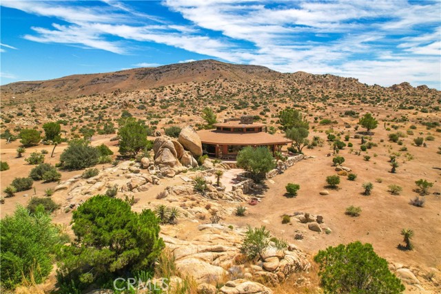 Detail Gallery Image 12 of 75 For 55290 Flying Tigers Road Rd, Pioneertown,  CA 92268 - 4 Beds | 3 Baths