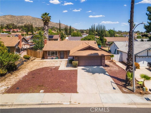 11050 Davis Street, Moreno Valley CA: https://media.crmls.org/medias/454d9fd7-d91c-4330-a041-58e7efdc84fa.jpg