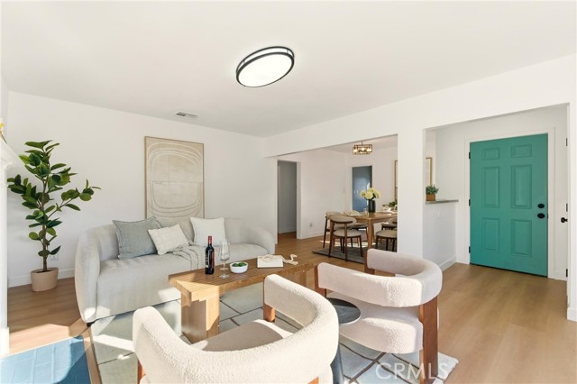 2106 Mcpherson Avenue, Los Angeles CA: https://media.crmls.org/medias/454debe7-ac3a-43cd-8249-ace477e3387c.jpg