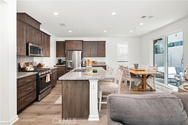 Detail Gallery Image 8 of 66 For 32613 Brunello Way, Temecula,  CA 92591 - 4 Beds | 3 Baths