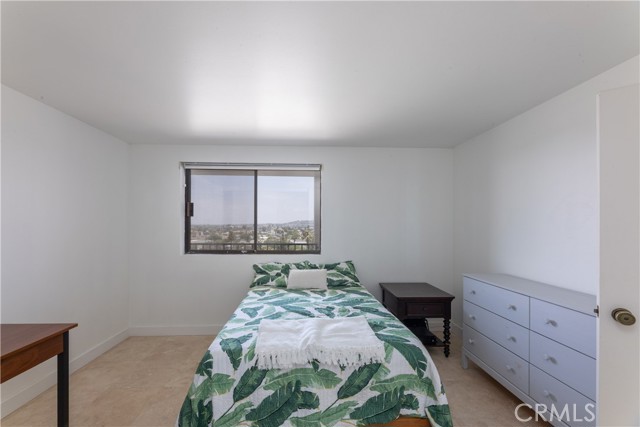 1750 E Ocean Boulevard, Long Beach CA: https://media.crmls.org/medias/454e8210-f2c9-4a64-b38c-5f568c3955b9.jpg