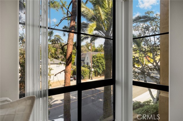 Detail Gallery Image 4 of 31 For 13575 Murphy Hill Dr, Whittier,  CA 90601 - 2 Beds | 2 Baths