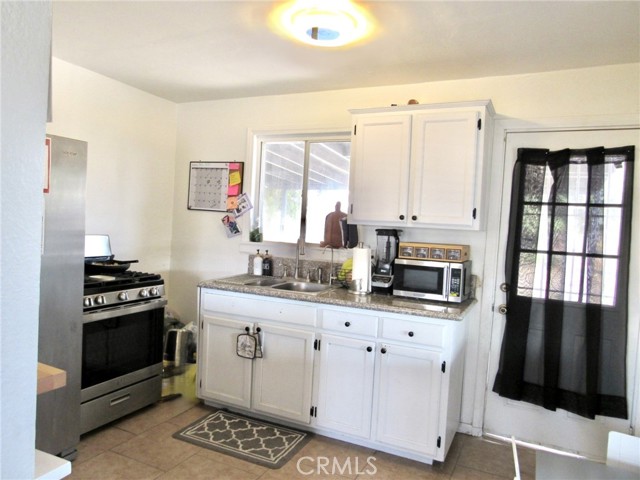 Detail Gallery Image 7 of 16 For 6508 Tallman Ave, Bakersfield,  CA 93308 - 3 Beds | 1 Baths