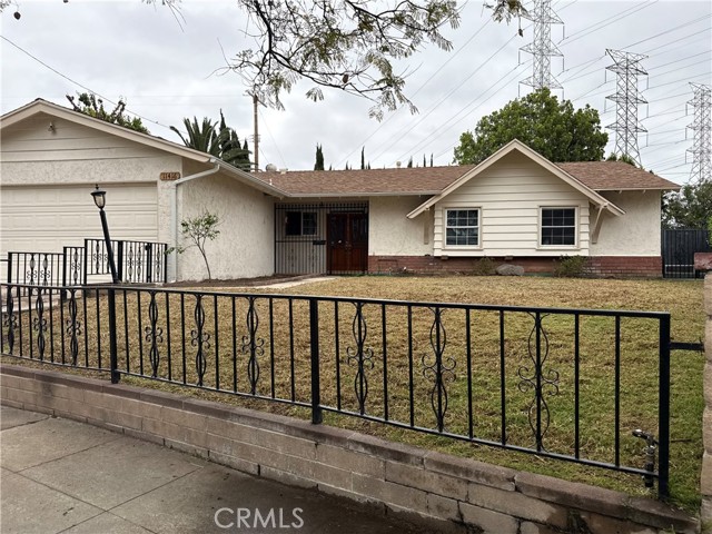 Detail Gallery Image 1 of 7 For 11416 Swinton Ave, Granada Hills,  CA 91344 - 3 Beds | 2 Baths