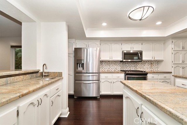 Detail Gallery Image 6 of 26 For 1908 Speyer, Redondo Beach,  CA 90278 - 3 Beds | 2/1 Baths