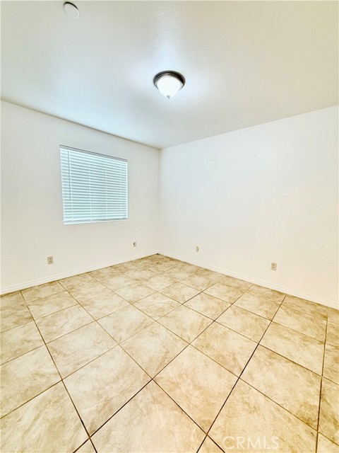 Detail Gallery Image 12 of 22 For 17232 Ceres, Fontana,  CA 92335 - 4 Beds | 2 Baths