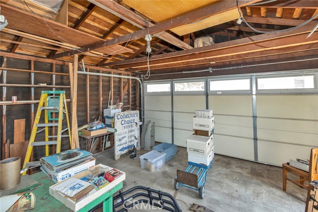 2106 E Cortez E Street, West Covina CA: https://media.crmls.org/medias/45501a36-c73a-4d4e-9f46-aae7f1d64a4d.jpg