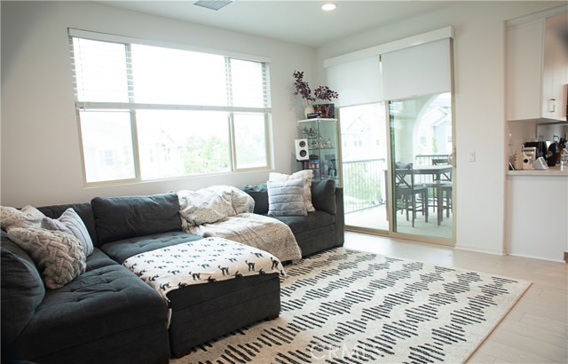 Detail Gallery Image 11 of 17 For 15941 Bravery Ave, Chino,  CA 91708 - 3 Beds | 2/1 Baths