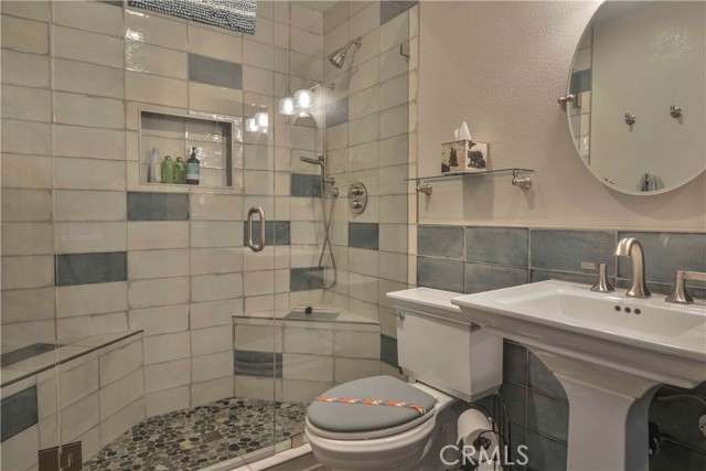 Detail Gallery Image 20 of 24 For 517 Sugar Pine Dr, Lake Arrowhead,  CA 92352 - 2 Beds | 2 Baths