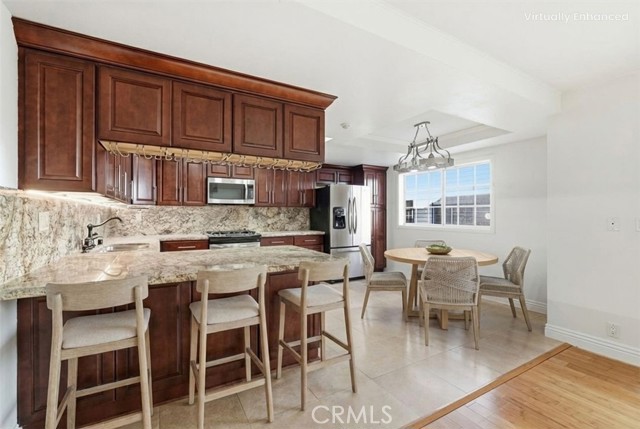 Detail Gallery Image 5 of 30 For 208 S Catalina Ave #C,  Redondo Beach,  CA 90277 - 3 Beds | 2/1 Baths