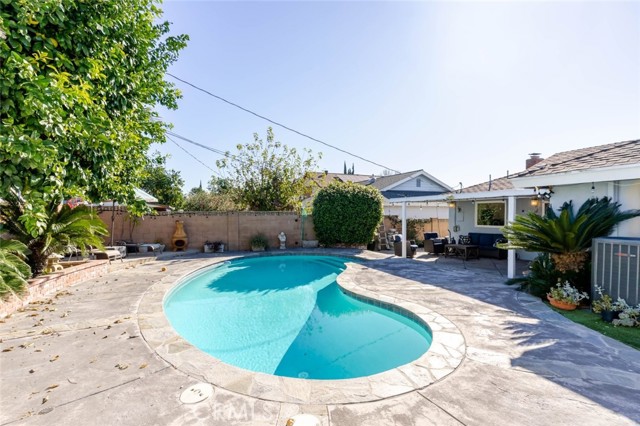 Detail Gallery Image 21 of 28 For 19833 Blythe St, Winnetka,  CA 91306 - 3 Beds | 2 Baths