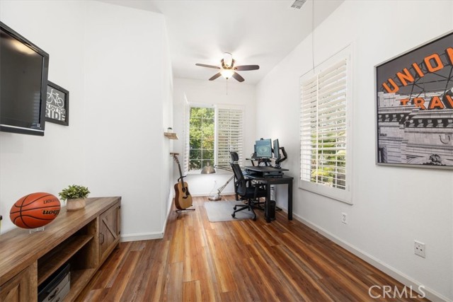 1050 Sleepy Hollow Road, Paso Robles CA: https://media.crmls.org/medias/4552bd67-bb18-409a-a774-25d15bf34807.jpg