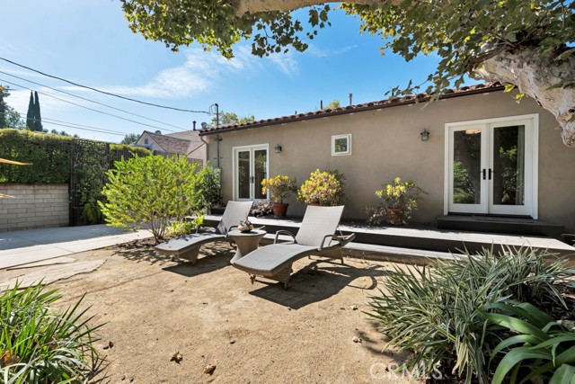 Detail Gallery Image 23 of 36 For 14627 Killion St, Sherman Oaks,  CA 91411 - 2 Beds | 2 Baths