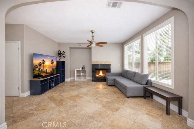 Detail Gallery Image 8 of 36 For 11964 Limestone Ct, Yucaipa,  CA 92399 - 3 Beds | 2/1 Baths