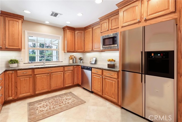 2501 Cliff Road, Upland CA: https://media.crmls.org/medias/4554e057-d483-430f-bbc8-6d0055d96765.jpg