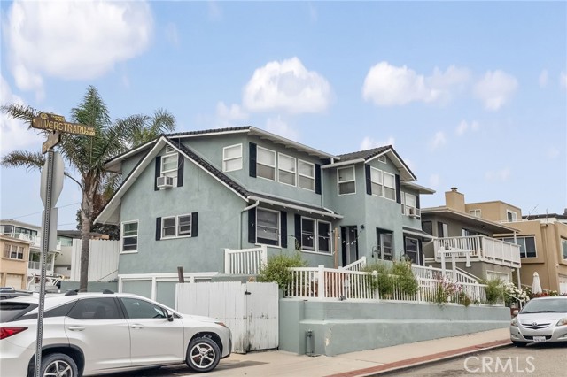 2468 Silverstrand Avenue, Hermosa Beach CA: https://media.crmls.org/medias/45557376-c398-4174-b61d-4b097d8e17f4.jpg
