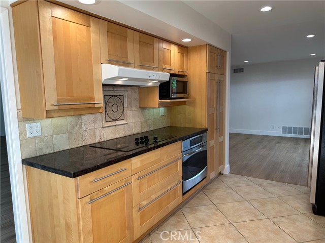 Detail Gallery Image 9 of 26 For 1210 Sandpoint, Corona Del Mar,  CA 92625 - 4 Beds | 2/1 Baths