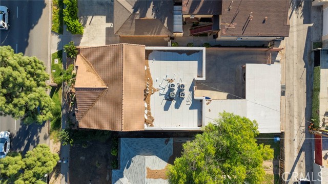 Detail Gallery Image 2 of 4 For 17088 Chatsworth St, Granada Hills,  CA 91344 - – Beds | – Baths