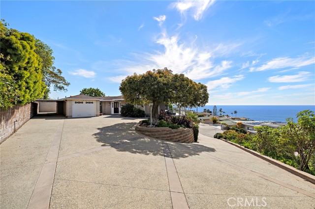 Detail Gallery Image 2 of 36 For 1651 Thurston Dr, Laguna Beach,  CA 92651 - 3 Beds | 3/1 Baths