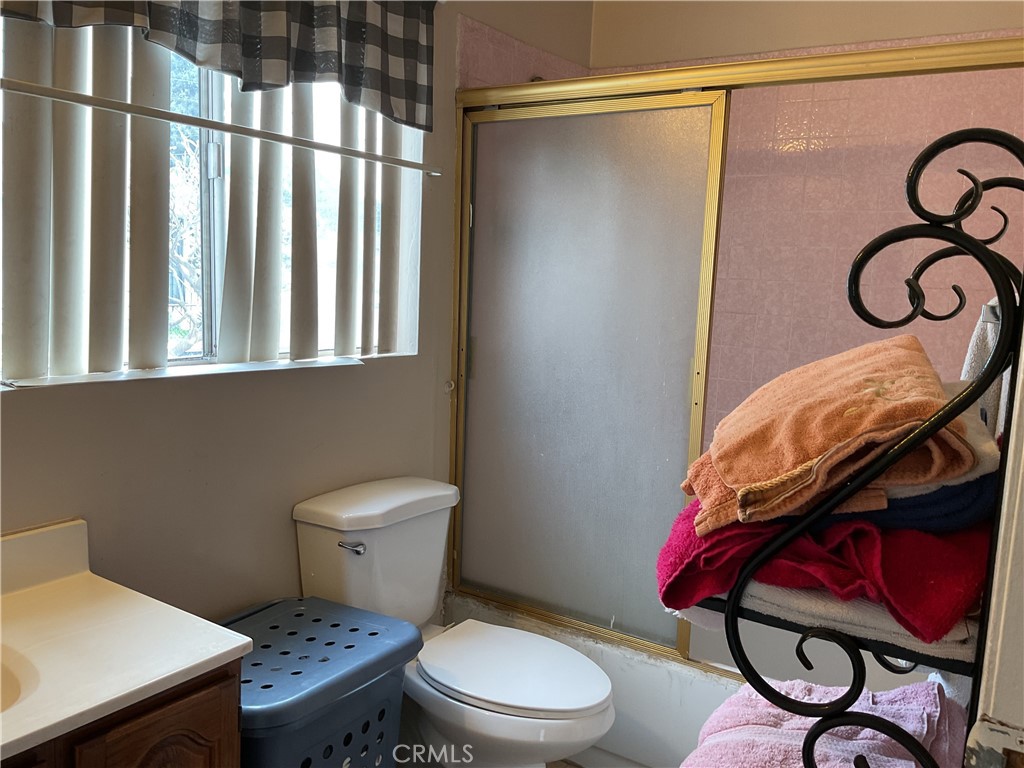 https://media.crmls.org/medias/4557568b-7cf8-4110-824d-36e14f9c5a13.jpg?preset=X-Large