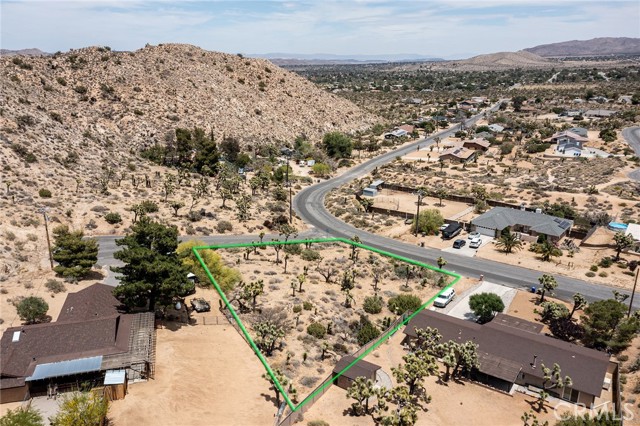 8385 Elk Court, Yucca Valley CA: https://media.crmls.org/medias/4557dd8b-c89e-4a07-afc5-ea7eaacabbdc.jpg