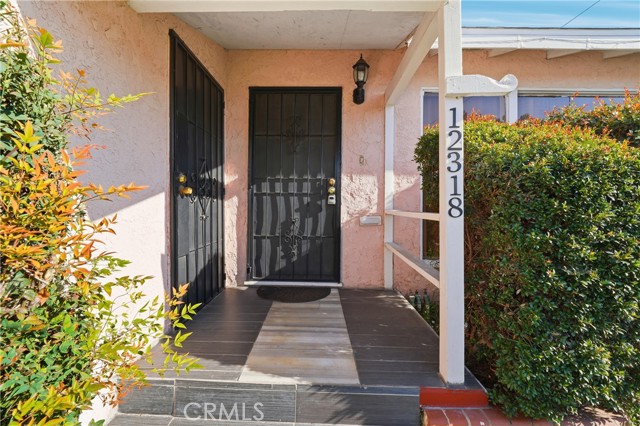 Detail Gallery Image 6 of 33 For 12318 Halo, Lynwood,  CA 90262 - 3 Beds | 2 Baths