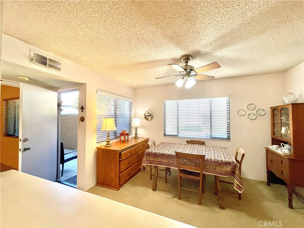 https://media.crmls.org/medias/4558cc28-f39d-4609-bdb5-a16bea68038d.jpg?preset=X-Large