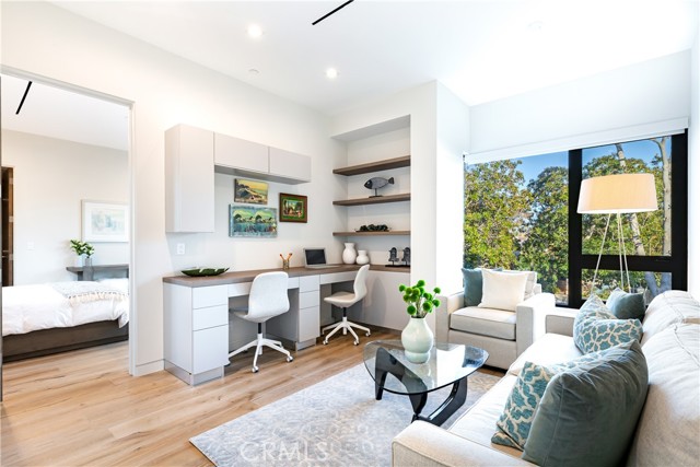 Detail Gallery Image 27 of 49 For 4175 Greenbush Ave, Sherman Oaks,  CA 91423 - 5 Beds | 6 Baths