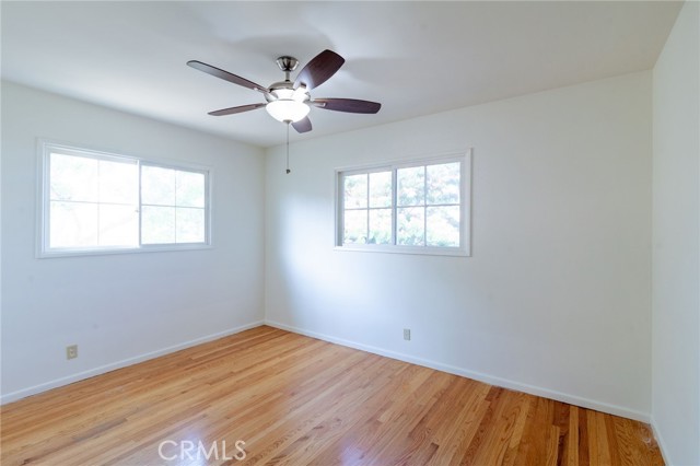 10935 Nassau Avenue, Sunland CA: https://media.crmls.org/medias/4559e80d-56de-45d5-b1ef-ce3ddc0bf45b.jpg