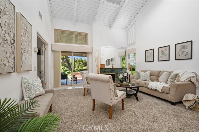 Detail Gallery Image 17 of 40 For 652 via Zapata, Riverside,  CA 92507 - 3 Beds | 2/1 Baths