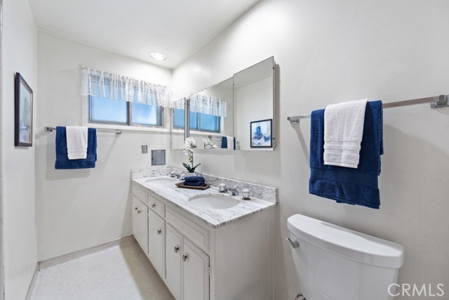 Detail Gallery Image 39 of 51 For 3561 Fela, Long Beach,  CA 90808 - 4 Beds | 2 Baths