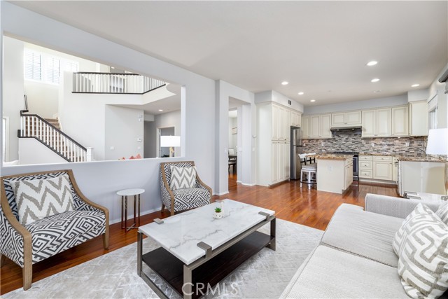Detail Gallery Image 9 of 27 For 24 Silveroak, Irvine,  CA 92620 - 5 Beds | 3 Baths